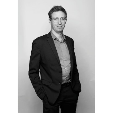 Dr. Lukas Gottardis