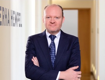 Dr. Oliver VÖLKEL