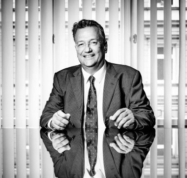 Univ.-Doz. Dr. Bernd A. OBERHOFER
